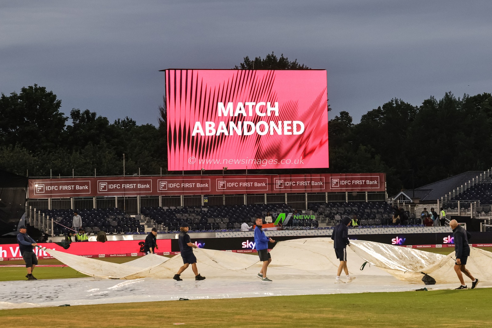 The match is abandoned due to rain during the First Vitality T20 International match England vs India at Banks Homes Riverside Stadium, Chester-le-street, United Kingdom on 01 July 2026

(Photo by Mark Cosgrove/News Images)