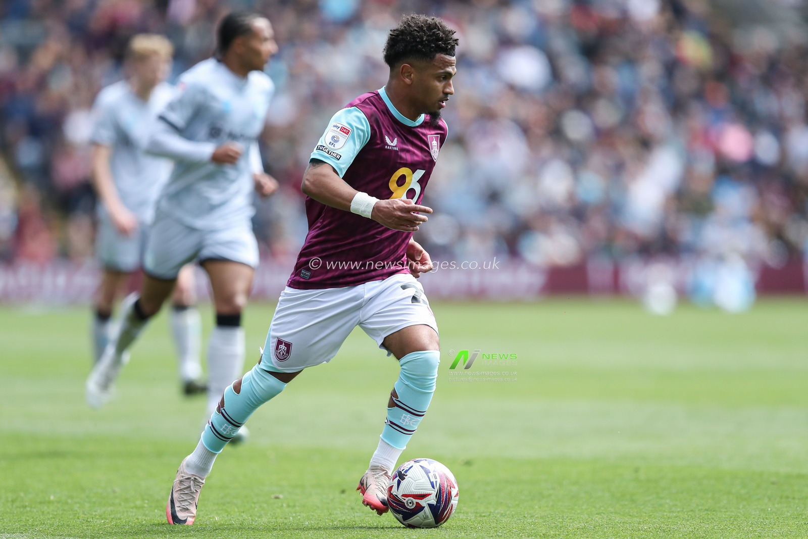 Marcus Edwards of Burnley with ball at his feet during the Sky Bet Championship match Burnley vs Millwall at Turf Moor, Burnley, United Kingdom, 3rd May 2025

(Photo by Jorge Horsted/News Images)