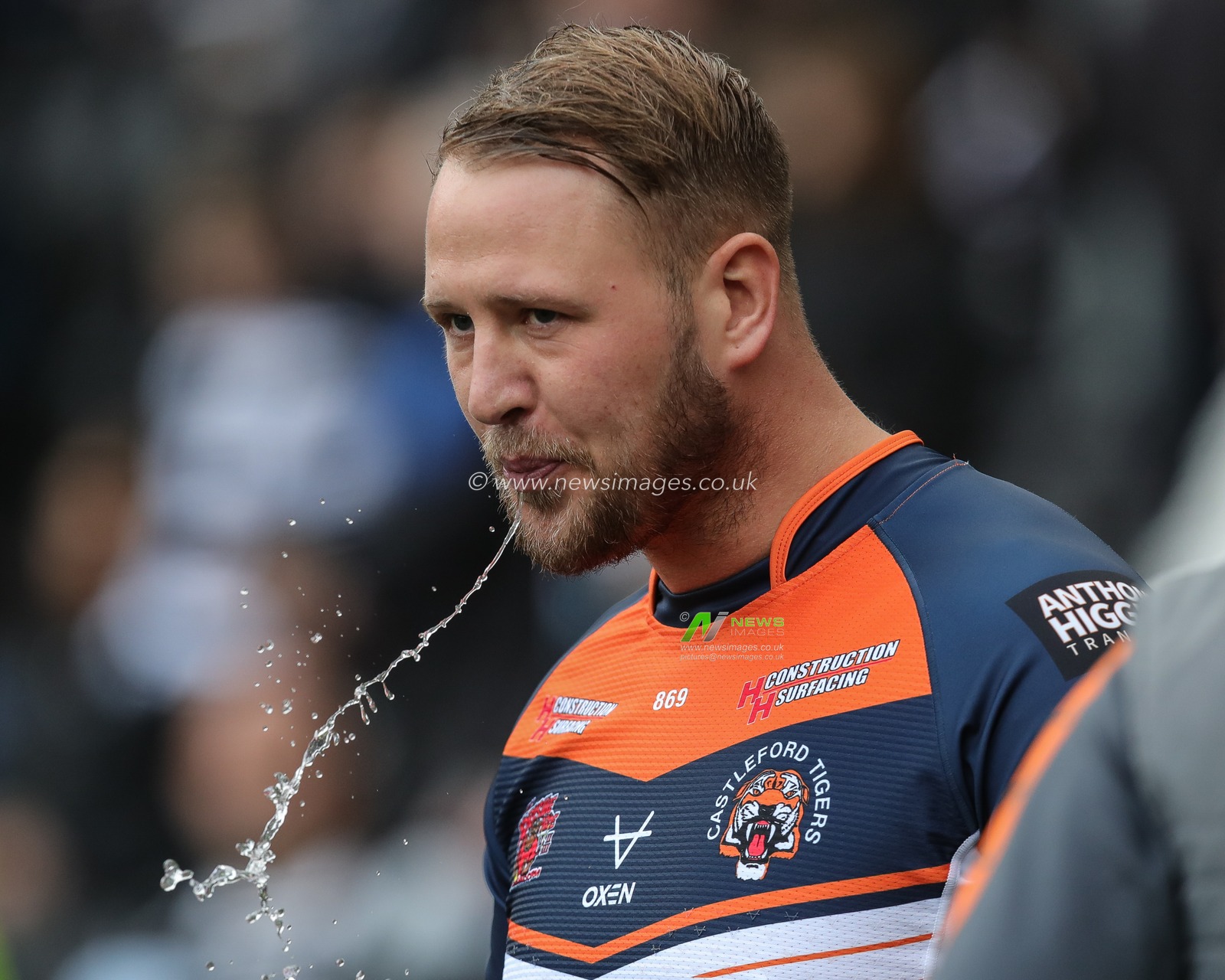 Joe Westerman #13 of Castleford Tigers spits water out during the pre match warm up ahead of the Betfred Super League Round 1 match Hull FC vs Castleford Tigers at MKM Stadium, Hull, United Kingdom, 19th February 2023

(Photo by James Heaton/News Images)