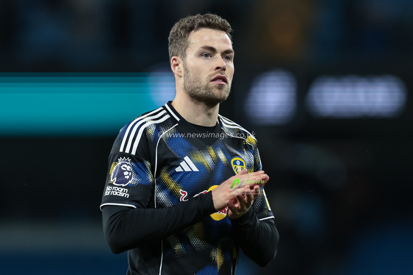 Gabriel Gudmundsson of Leeds United applauds the fans after the final whistle during the Premier League match Manchester City vs Leeds United at Etihad Stadium, Manchester, United Kingdom, 29th November 2025

(Photo by Mark Cosgrove/News Images)

*** GER AUT SUI OUT ***