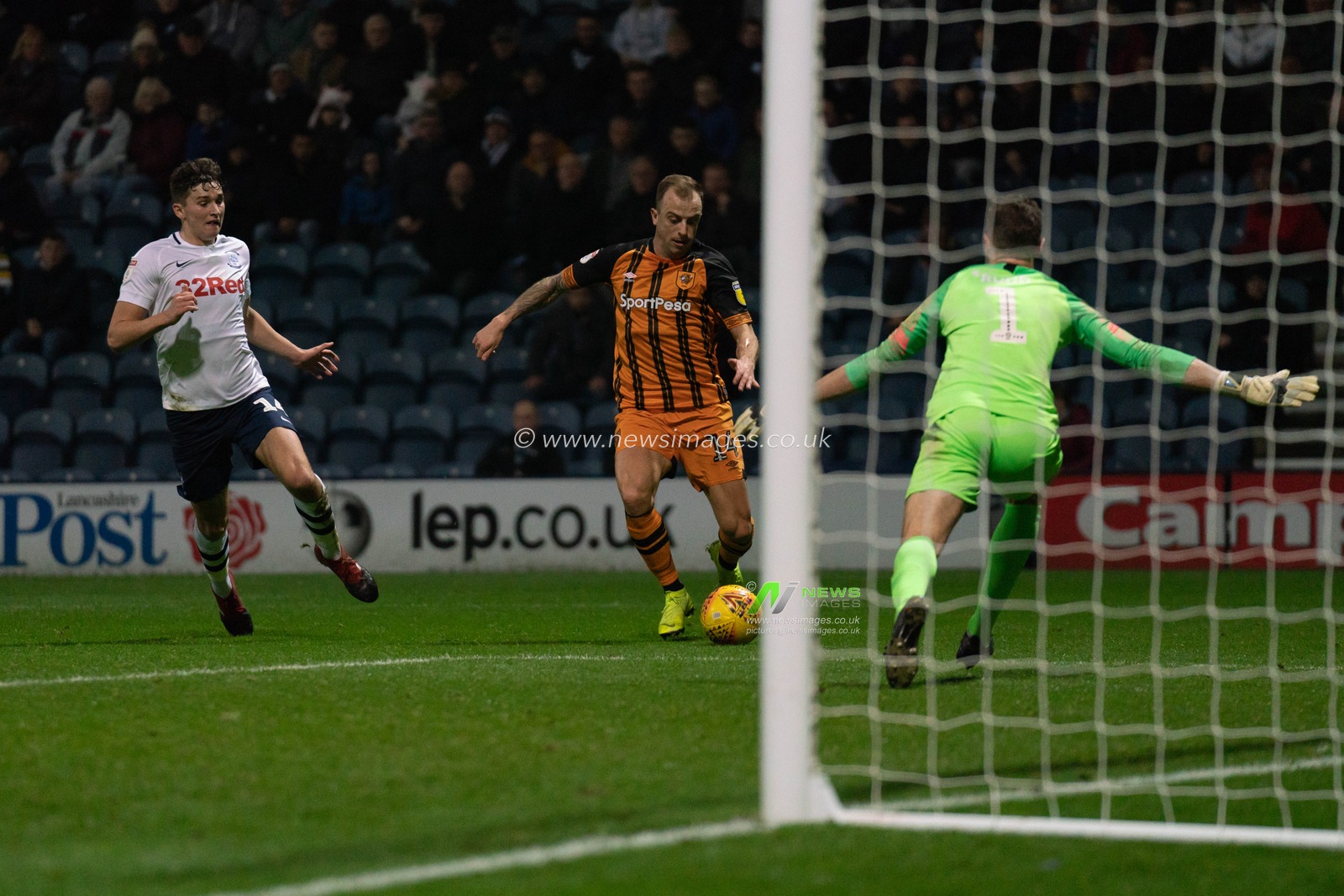 Hull City's Kamil Grosicki runs at goal


26th December 2018, Deepdale, Preston, England; Sky Bet Championship, Preston North End vs Hull City ; 


Credit: Terry Donnelly/News Images

English Football League images are subject to DataCo Licence