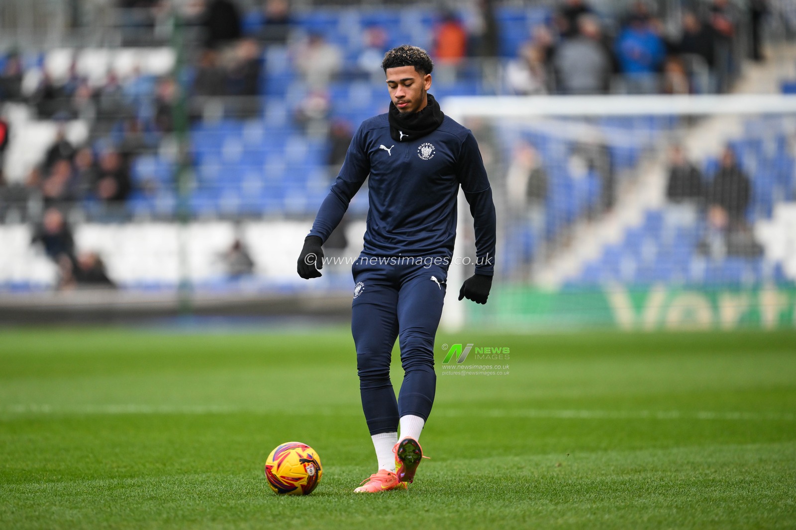Jordan Lawrence-Gabriel of Blackpool during the pre-game warmup ahead of the Sky Bet League 1 match Birmingham City vs Blackpool at St. Andrew's @ Knighthead Park, Birmingham, United Kingdom, 29th December 2024

(Photo by Craig Thomas/News Images)