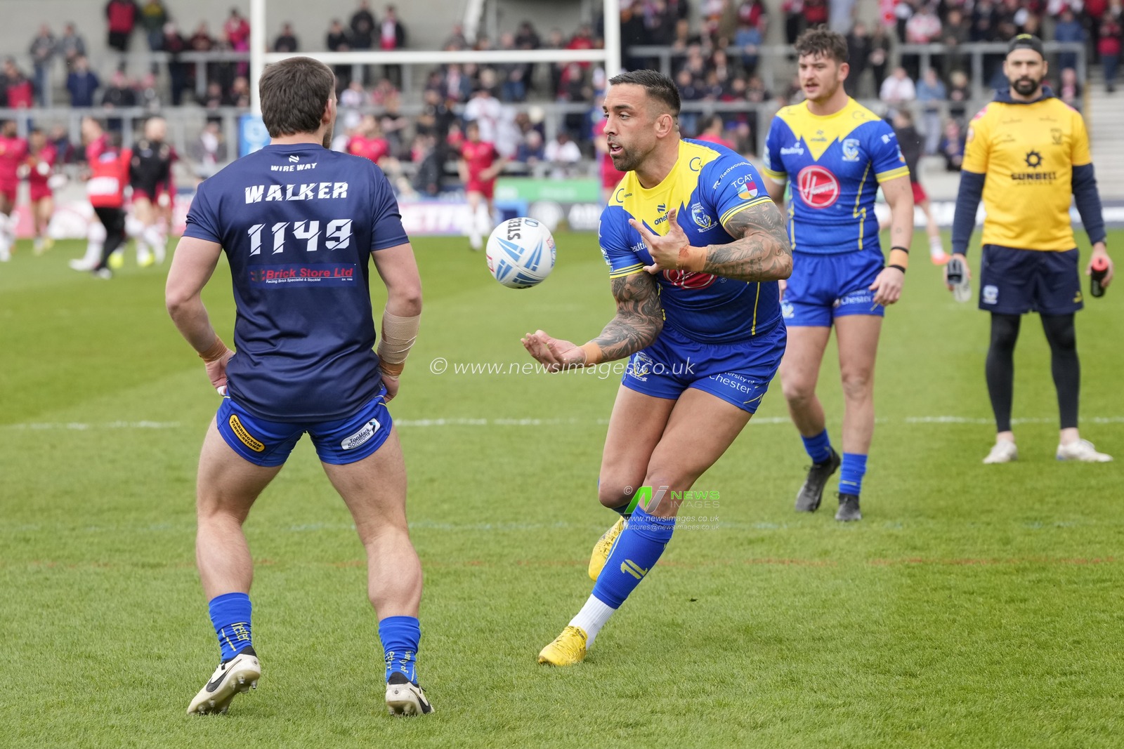 Paul Vaughan of Warrington Wolves warms up before the Betfred Super League Round 9 match Salford Red Devils vs Warrington Wolves at Salford Community Stadium, Eccles, United Kingdom, 27th April 2024

(Photo by Steve Flynn/News Images)