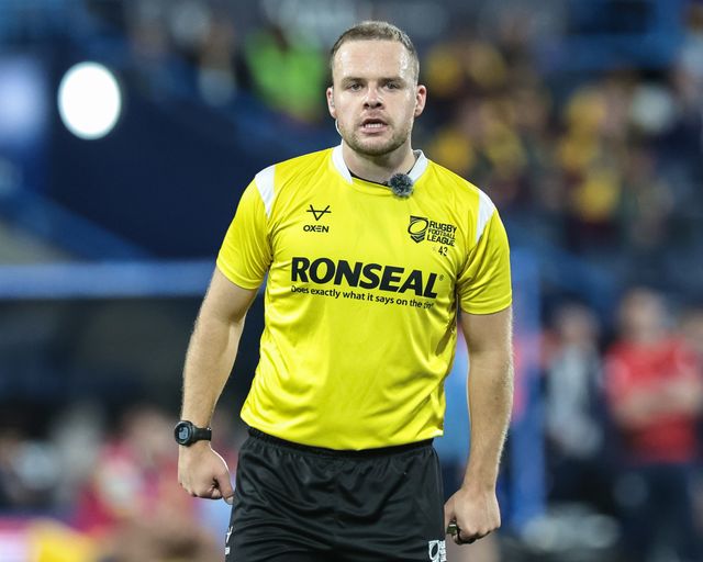 Referee Tom Grant during the Betfred Super League Round 25 match Huddersfield Giants vs Leeds Rhinos at Accu Stadium, Huddersfield, United Kingdom, 4th September 2025

(Photo by Mark Cosgrove/News Images)