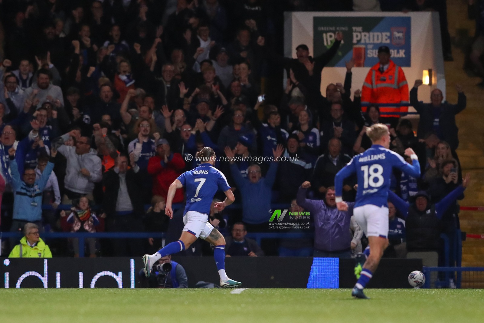 Wes Burns #7 of Ipswich Town celebrates his goal to make it 1-0 during the Sky Bet Championship match Ipswich Town vs Hull City at Portman Road, Ipswich, United Kingdom, 3rd October 2023

(Photo by Gareth Evans/News Images)