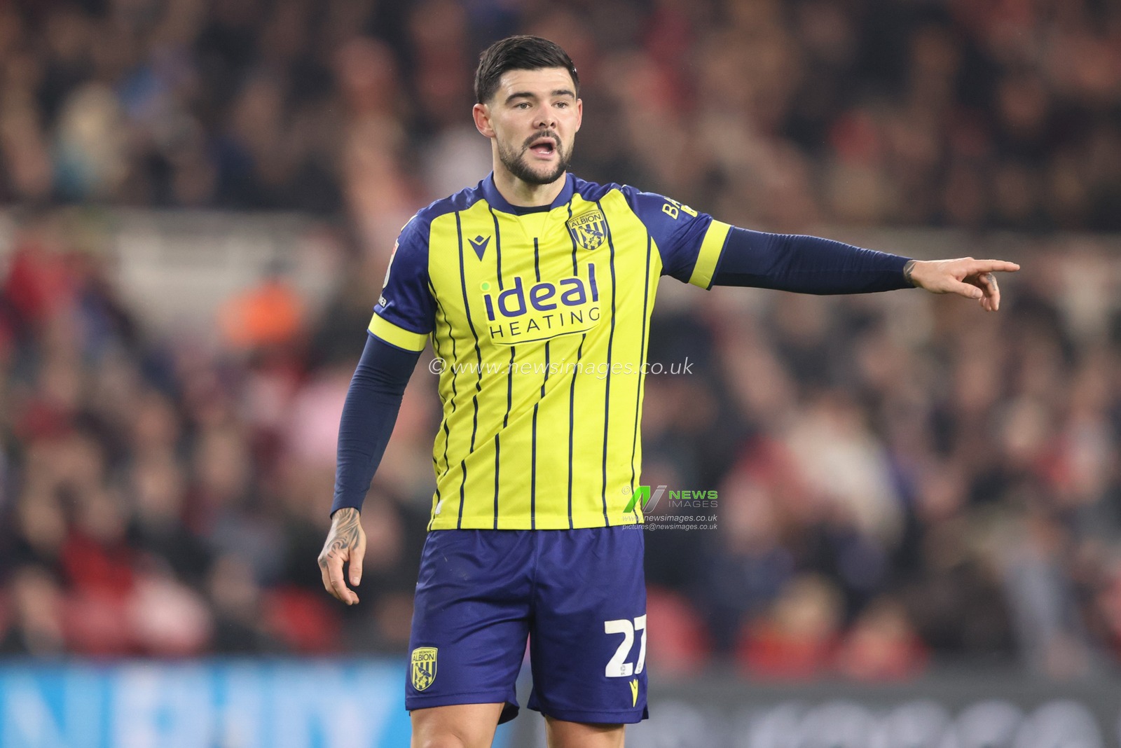 Alex Mowatt of West Bromwich Albion gives his team instructions during the Sky Bet Championship match Middlesbrough vs West Bromwich Albion at Riverside Stadium, Middlesbrough, United Kingdom, 21st January 2025

(Photo by Alfie Cosgrove/News Images)