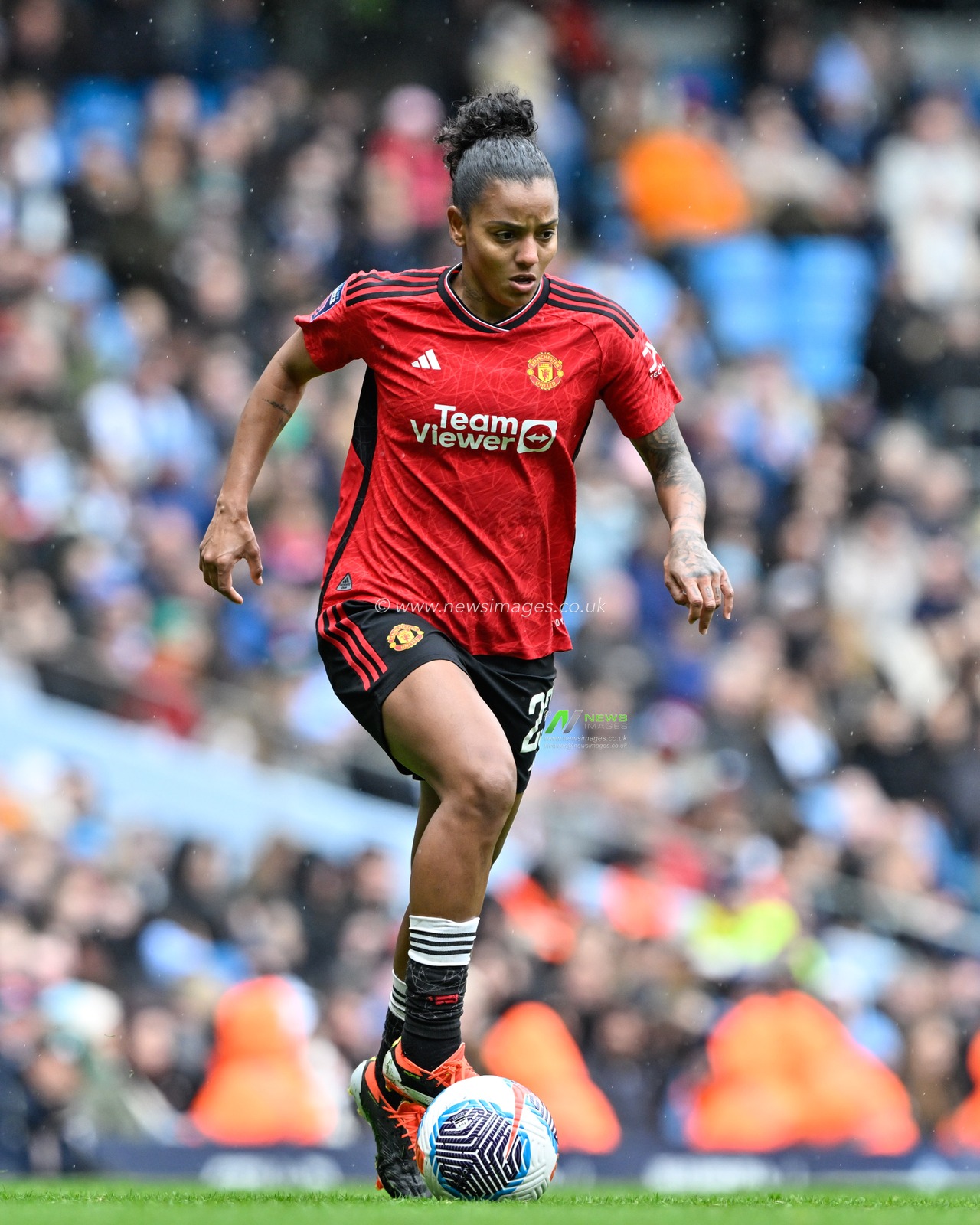 Geyse of Manchester United Women breaks forward with the ball, during The FA Women's Super League match Manchester City Women vs Manchester United Women at Etihad Stadium, Manchester, United Kingdom, 23rd March 2024

(Photo by Cody Froggatt/News Images)