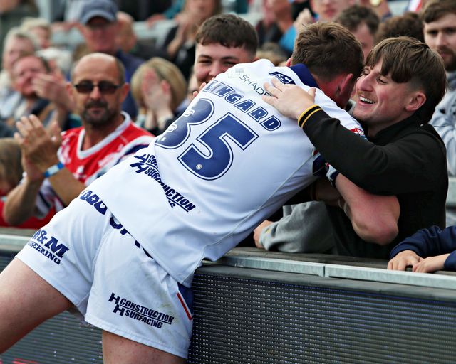 Betfred Super League Wakefield Trinity v Salford Red Devils