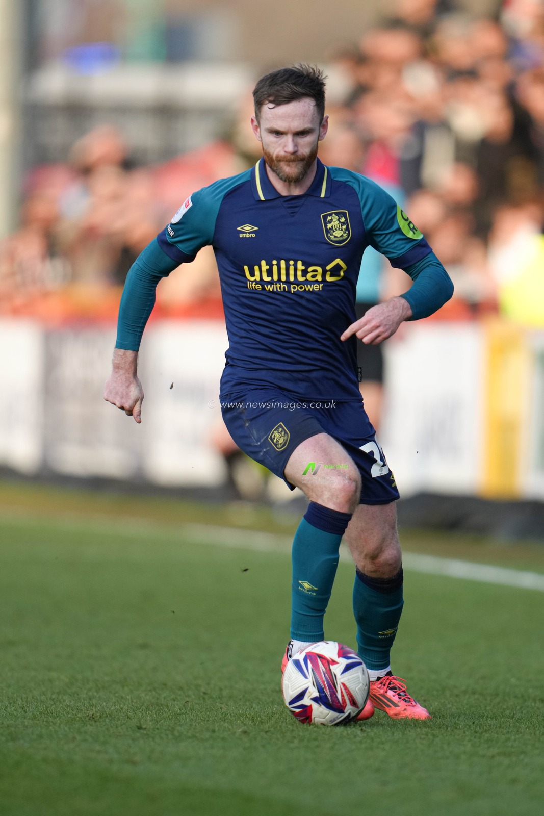 Oliver Turton of Huddersfield Town during the Sky Bet League 1 match Stevenage vs Huddersfield Town at Lamex Stadium, Stevenage, United Kingdom, 1st March 2025

(Photo by Harvey Murphy/News Images)