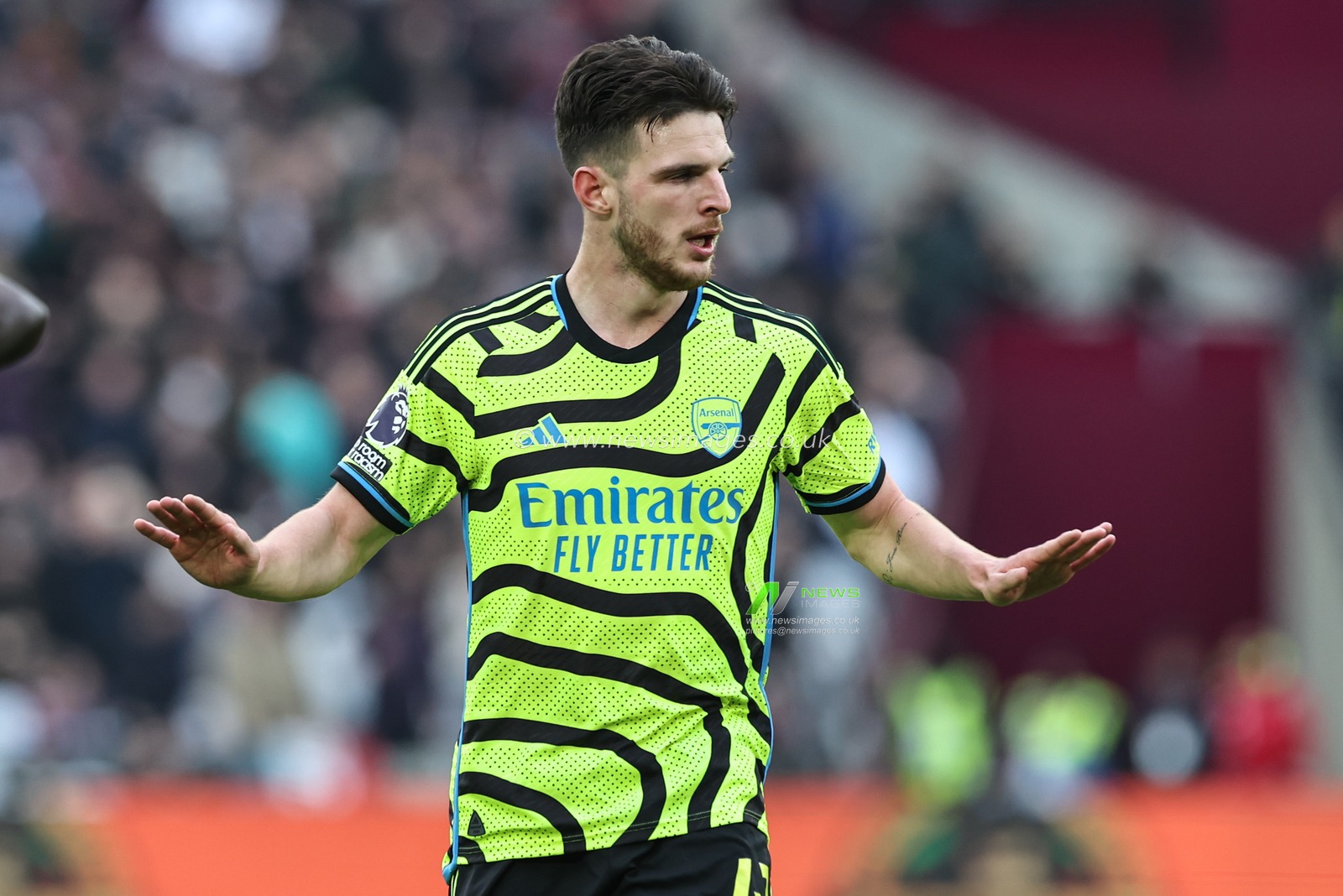 Declan Rice of Arsenal celebrates his goal to make it 0-6 during the Premier League match West Ham United vs Arsenal at London Stadium, London, United Kingdom, 11th February 2024

(Photo by Mark Cosgrove/News Images)