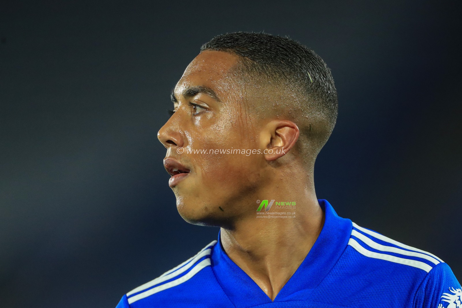 Youri Tielemans (8) of Leicester City during the game