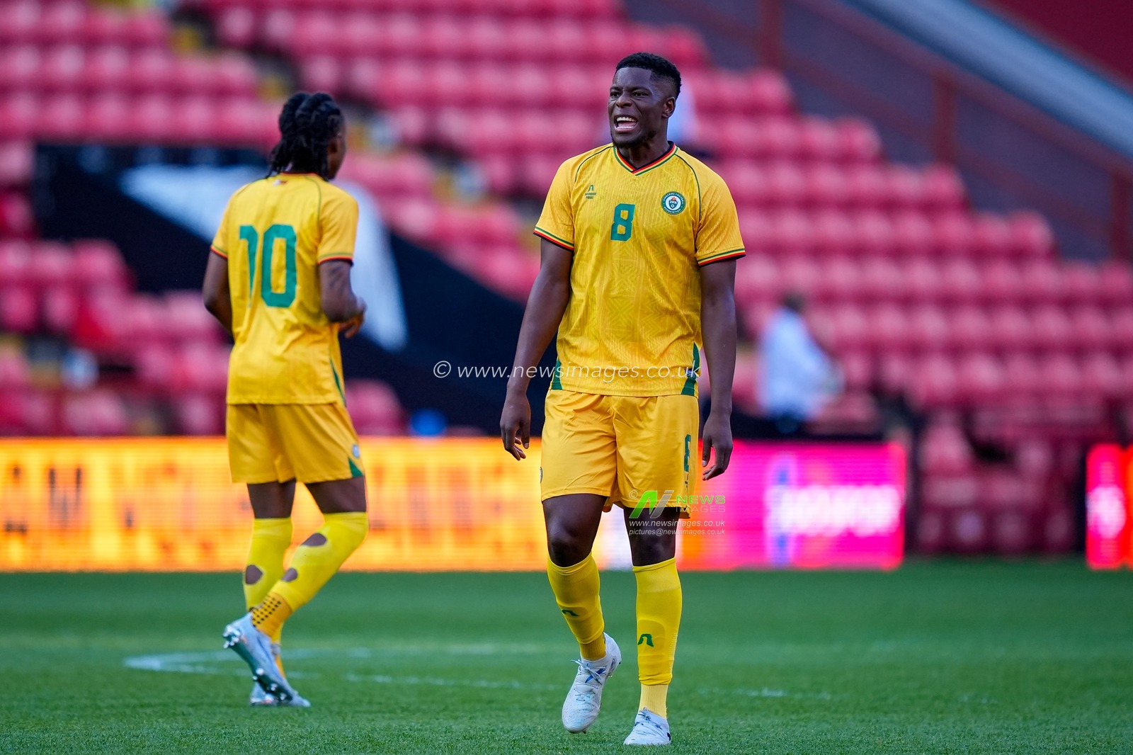 Marshall Munetsi gives his team instructions during the Unity Cup 2026 Semi-Finals match Nigeria vs Zimbabwe at The Valley, London, United Kingdom on 26 May 2026

(Photo by Maynard Manyowa/News Images)