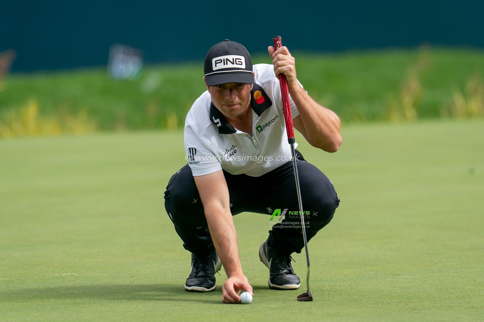 Viktor Holvand (NOR) misses the chance for an Eagle to go into the lead 18th green during the BMW PGA Championship 2022 at Wentworth Club, Virginia Water, United Kingdom, 10th September 2022

(Photo by Richard Washbrooke/News Images)