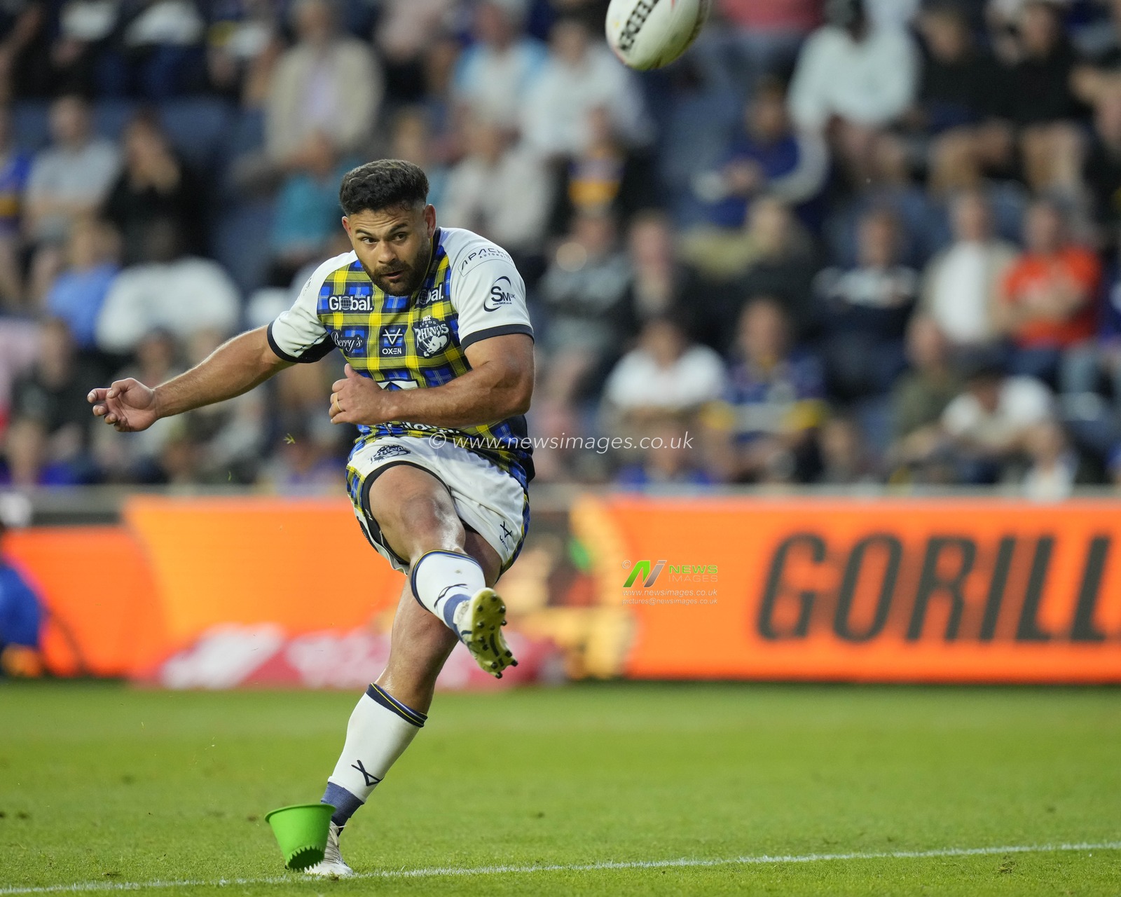 Rhyse Martin #12 of Leeds Rhinos converts his try during the Betfred Super League Round 16 match Leeds Rhinos vs Huddersfield Giants at Headingley Stadium, Leeds, United Kingdom, 23rd June 2023

(Photo by Steve Flynn/News Images)