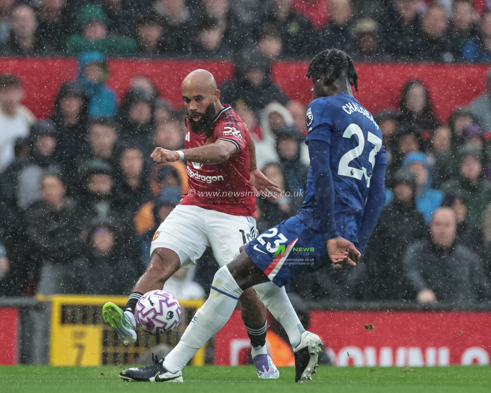 Bryan Mbeumo of Manchester United crosses the ball during the Premier League match Manchester United vs Chelsea at Old Trafford, Manchester, United Kingdom, 20th September 2025

(Photo by Mark Cosgrove/News Images)