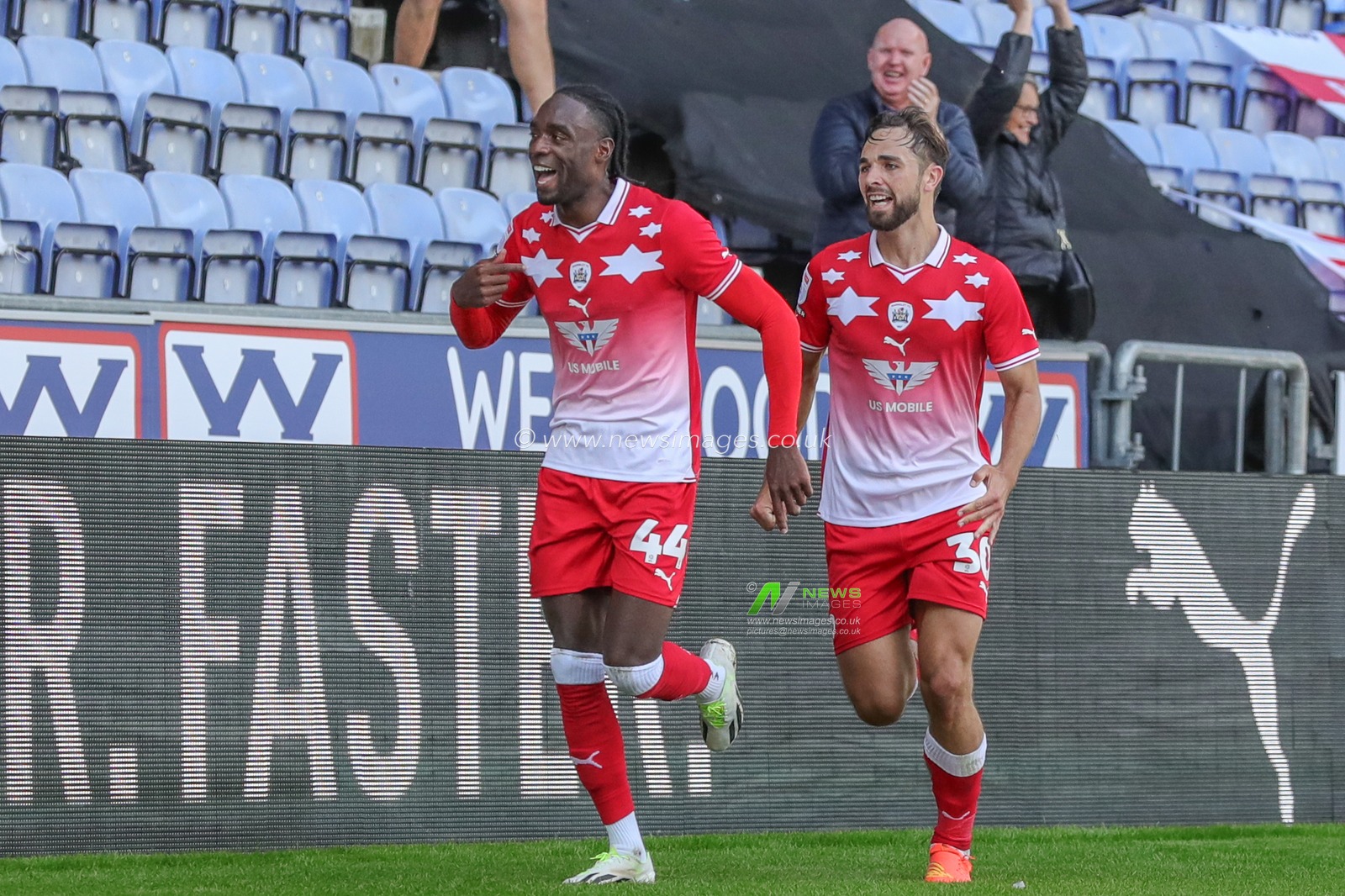 Devante Cole #44 of Barnsley celebrates his goal to make it 0-1 during the Sky Bet League 1 match Wigan Athletic vs Barnsley at DW Stadium, Wigan, United Kingdom, 26th August 2023

(Photo by Alfie Cosgrove/News Images)