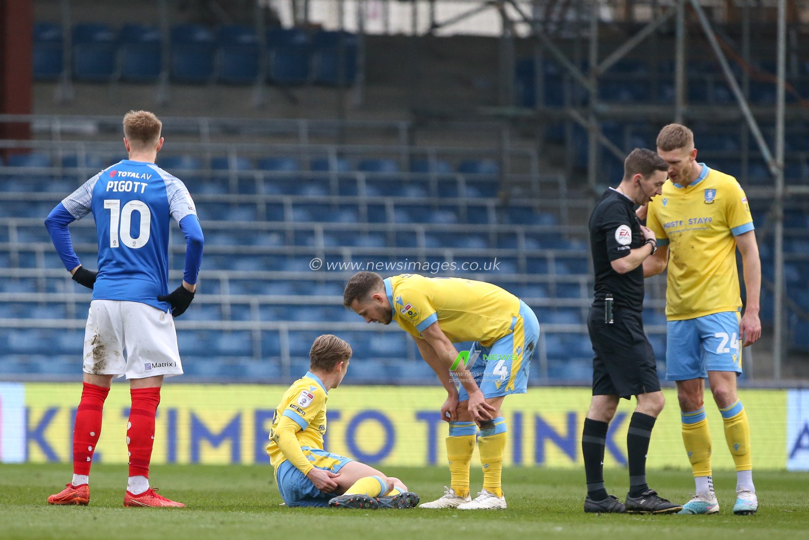 George Byers #14 of Sheffield Wednesday goes down injured during the Sky Bet League 1 match Portsmouth vs Sheffield Wednesday at Fratton Park, Portsmouth, United Kingdom, 11th March 2023

(Photo by Arron Gent/News Images)