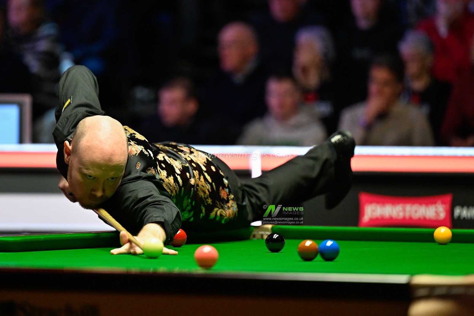 Gary Wilson takes a shot, during the Johnstoneâ€™s Paint Tour Championship at Manchester Central, Manchester, United Kingdom, 4th April 2024

(Photo by Cody Froggatt/News Images)