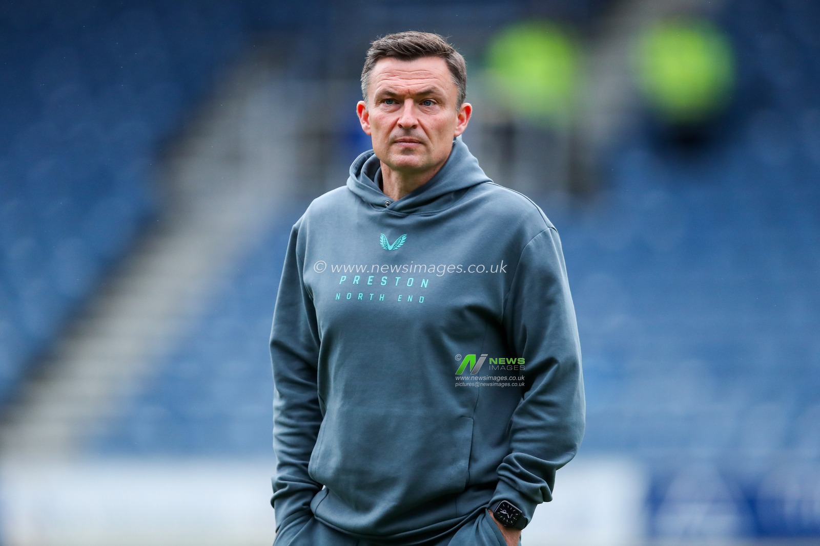 Paul Heckingbottom of Preston North End arrives at Matrade Loftus Road prior to the Sky Bet Championship match Queens Park Rangers vs Preston North End at Matrade Loftus Road, London, United Kingdom, 21st December 2024

(Photo by Izzy Poles/News Images)