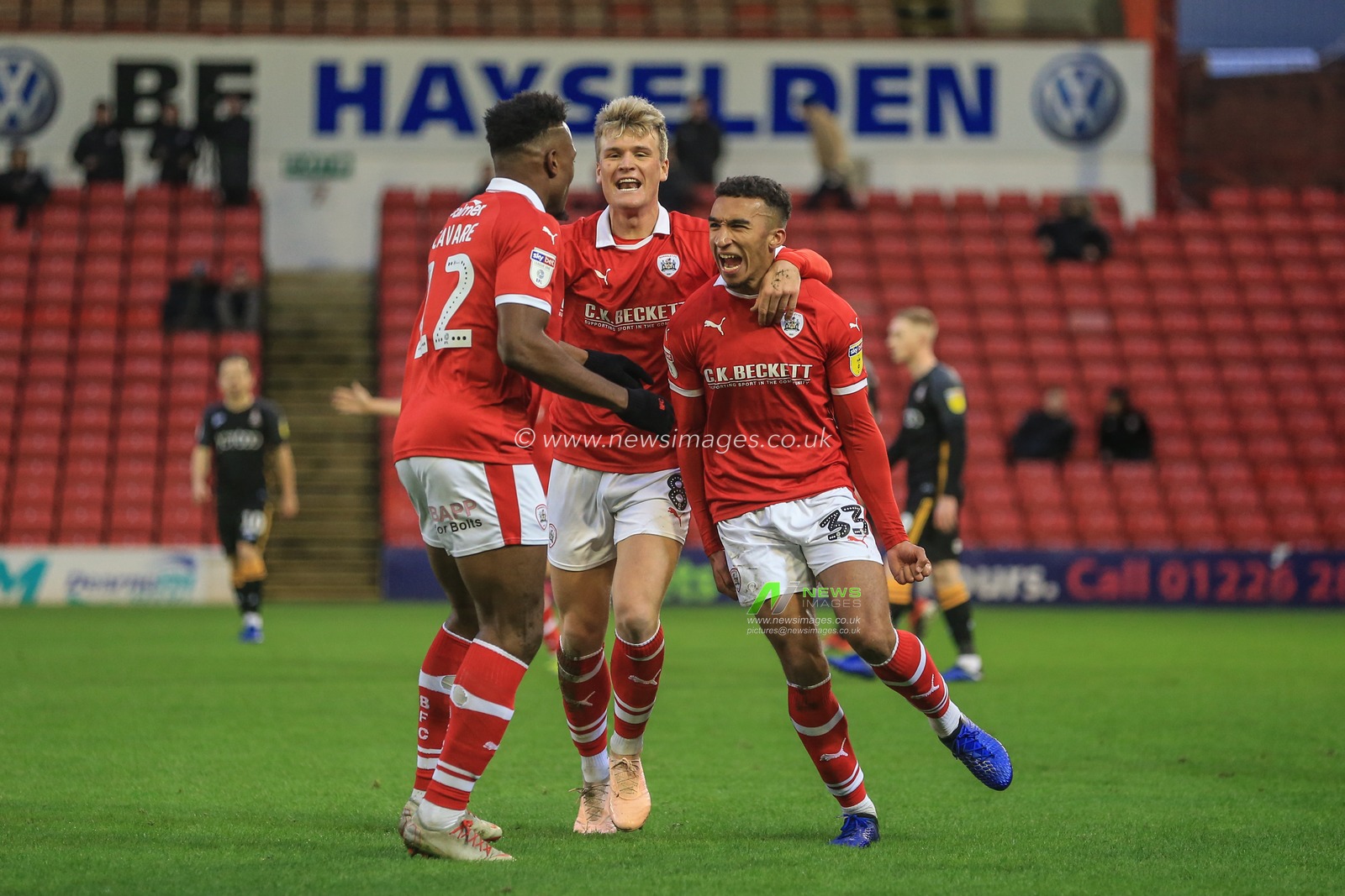 12th January 2019, Oakwell, Barnsley, England; Sky Bet League One, Barnsley vs Bradford City ; Jacob Brown (33) of Barnsley celebrates his goal to make it 1-0



Credit: Mark Cosgrove/News Images

English Football League images are subject to DataCo Licence