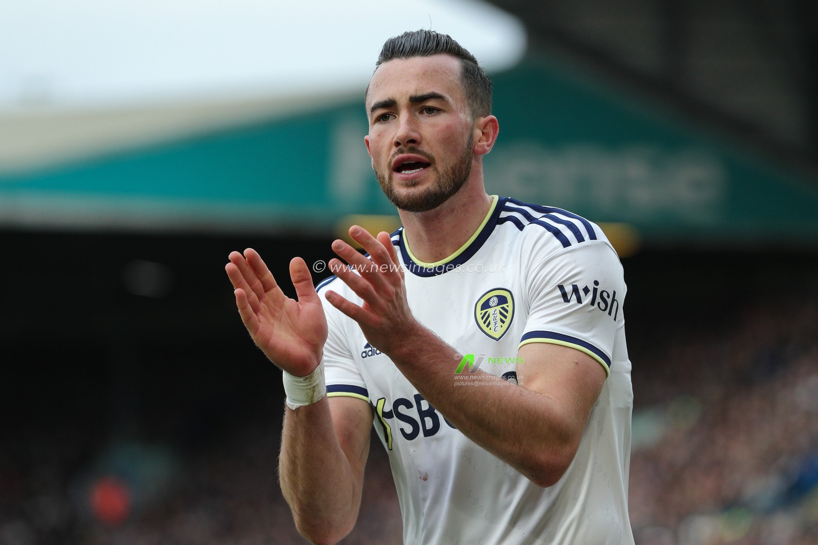 Jack Harrison #11 of Leeds United claps his hands and encourages the supporters during the Premier League match Leeds United vs Southampton at Elland Road, Leeds, United Kingdom, 25th February 2023

(Photo by James Heaton/News Images)