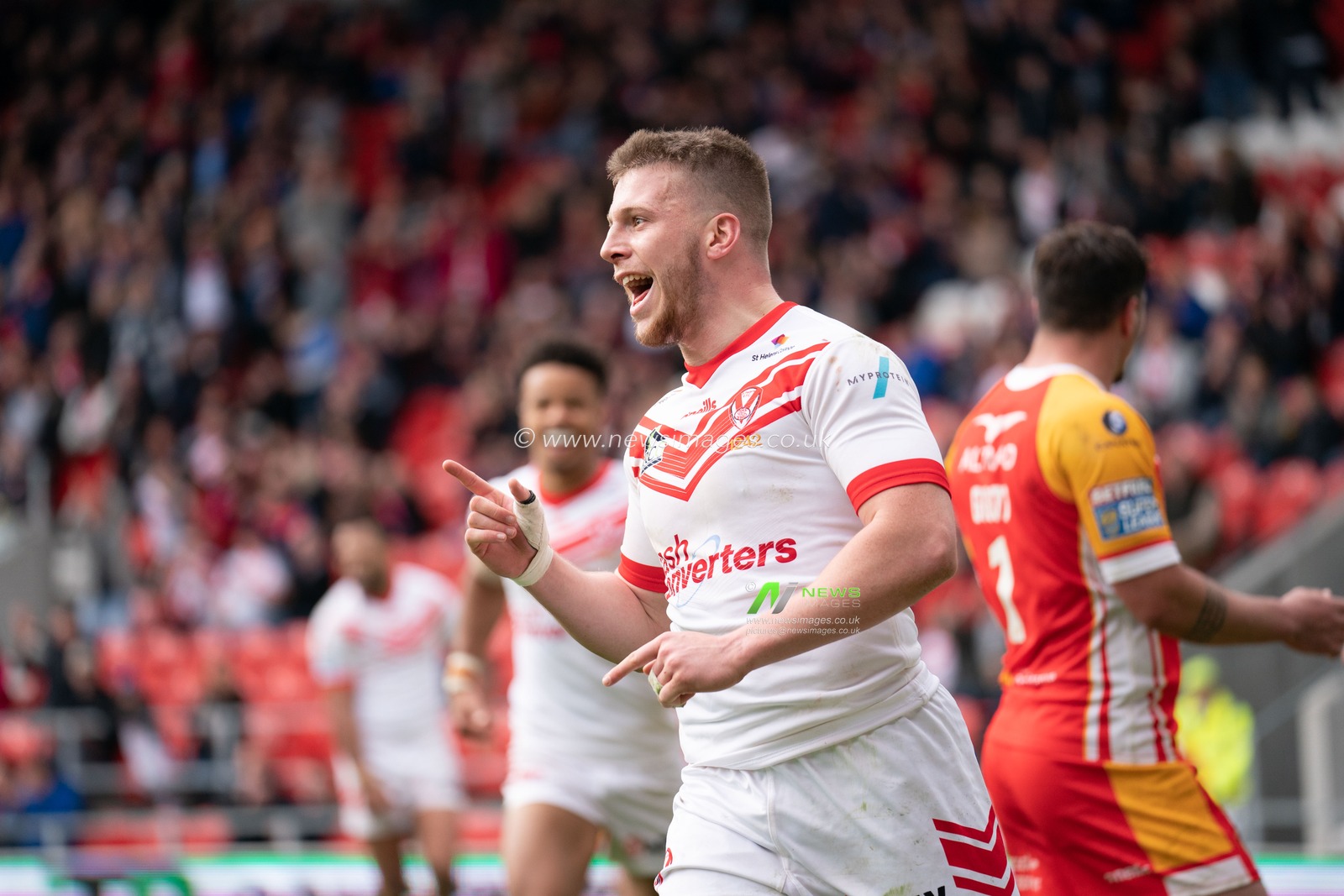 St. Helens's Matthew Costello celebrates scoring his sides eighth try


28th April 2019 , Totally Wicked Stadium, St Helens, England;  Betfred Super League, Round 13, St Helens vs Catalans Dragons ; 

Credit: Terry Donnelly/News Images