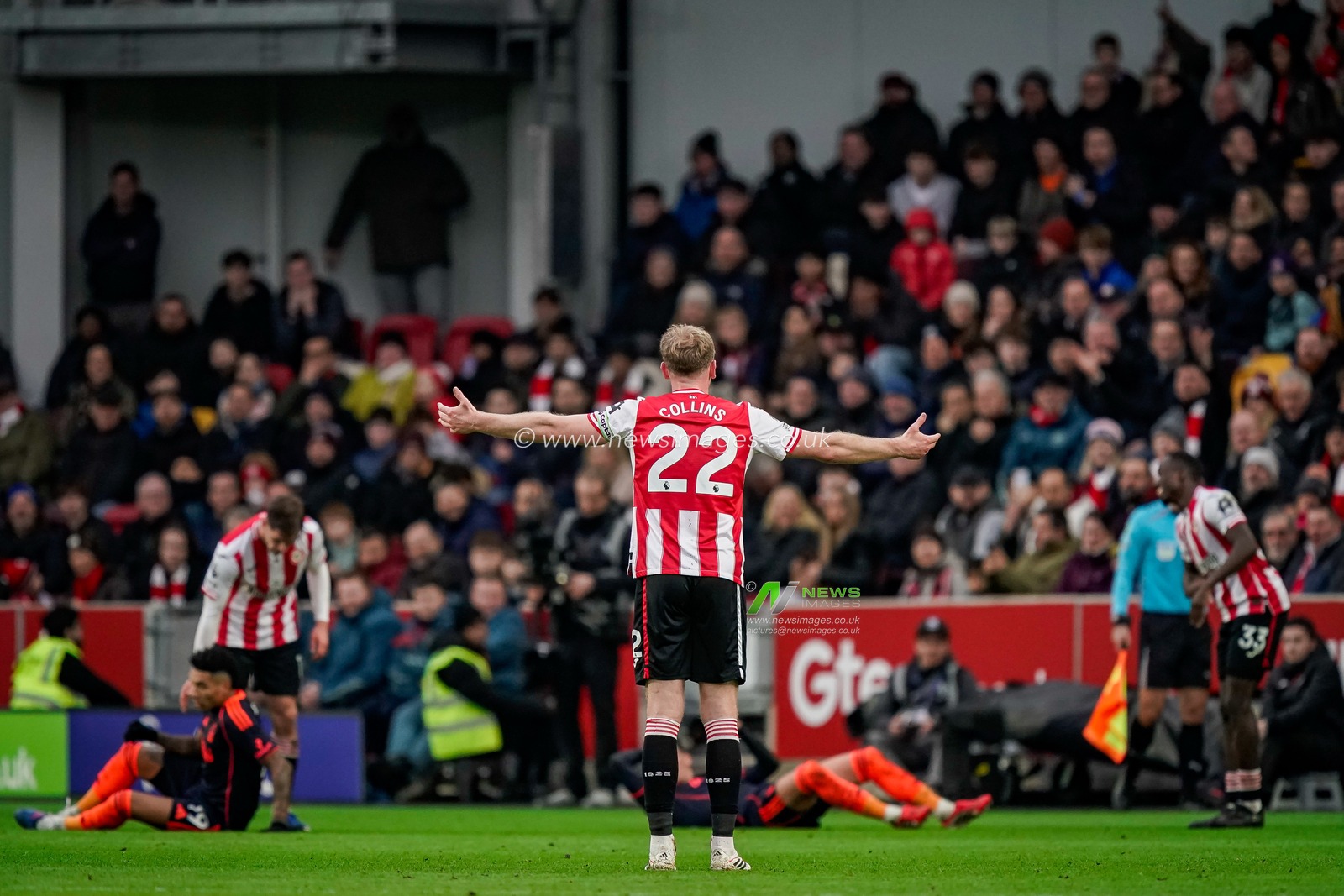 Nathan Collins of Brentford reacts after a referee decision during the Premier League match Brentford vs Nottingham Forest at The Gtech Community Stadium, London, United Kingdom, 25th January 2026

(Photo by Maynard Manyowa/News Images)