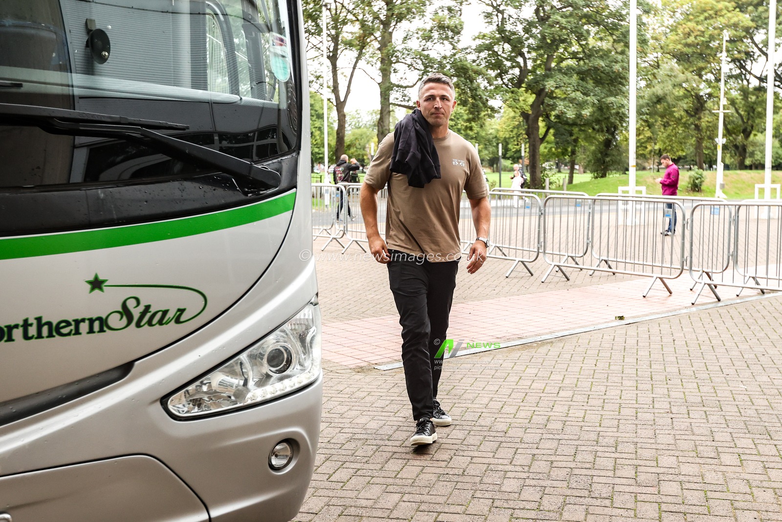 Sam Burgess manager of Warrington Wolves arrives during the Betfred Super League round 25 match Hull FC vs Warrington Wolves at MKM Stadium, Hull, United Kingdom on 29 August 2026

(Photo by Alfie Cosgrove/News Images)