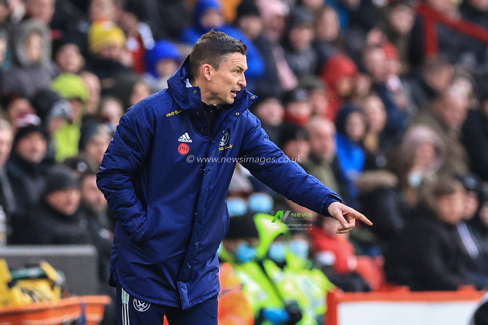 Paul Heckingbottom manager of Sheffield United gives his team instructions