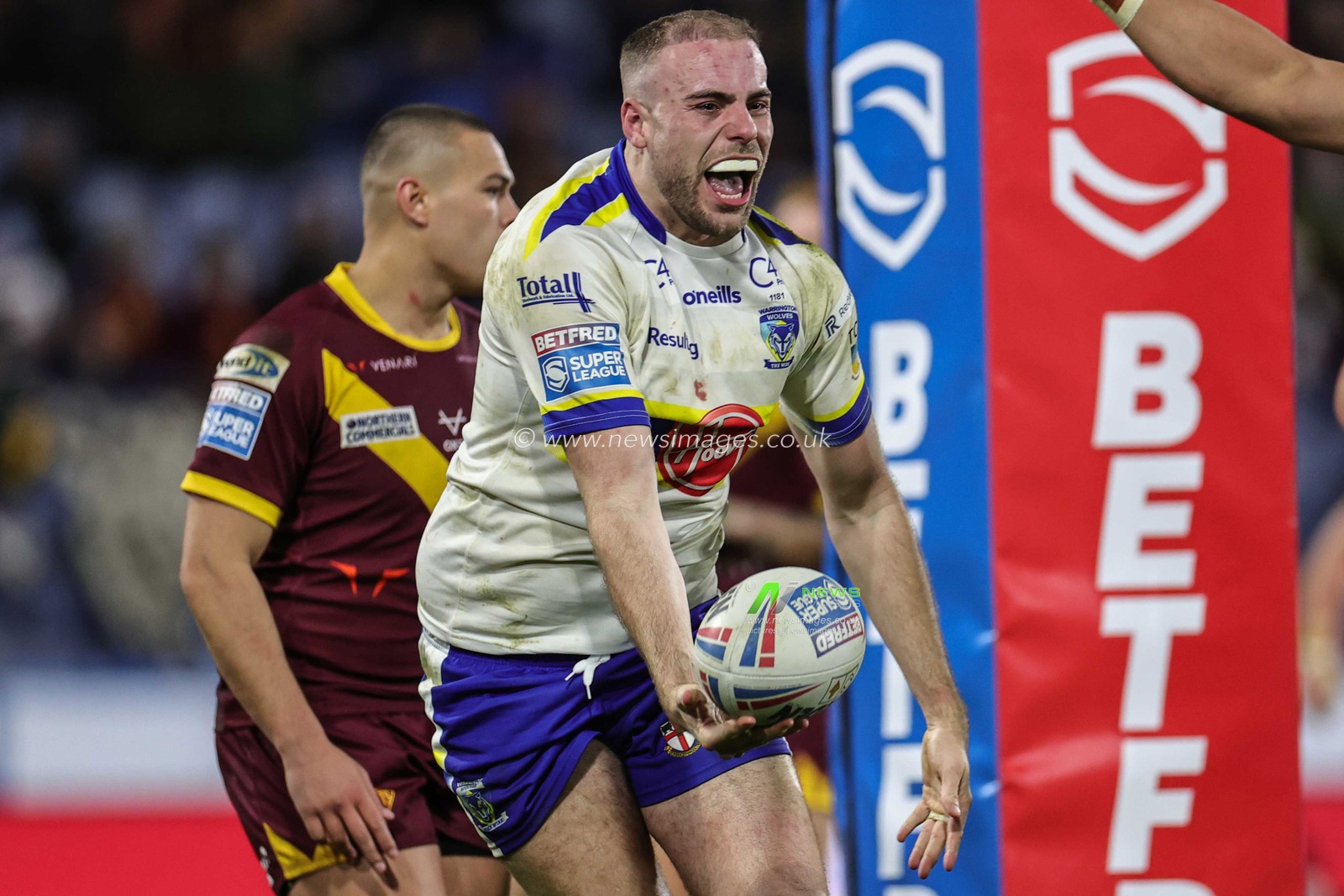 James Harrison #8 of Warrington Wolves celebrates their try during the Betfred Super League Round 2 match Huddersfield Giants vs Warrington Wolves at John Smith's Stadium, Huddersfield, United Kingdom, 24th February 2023

(Photo by Mark Cosgrove/News Images)