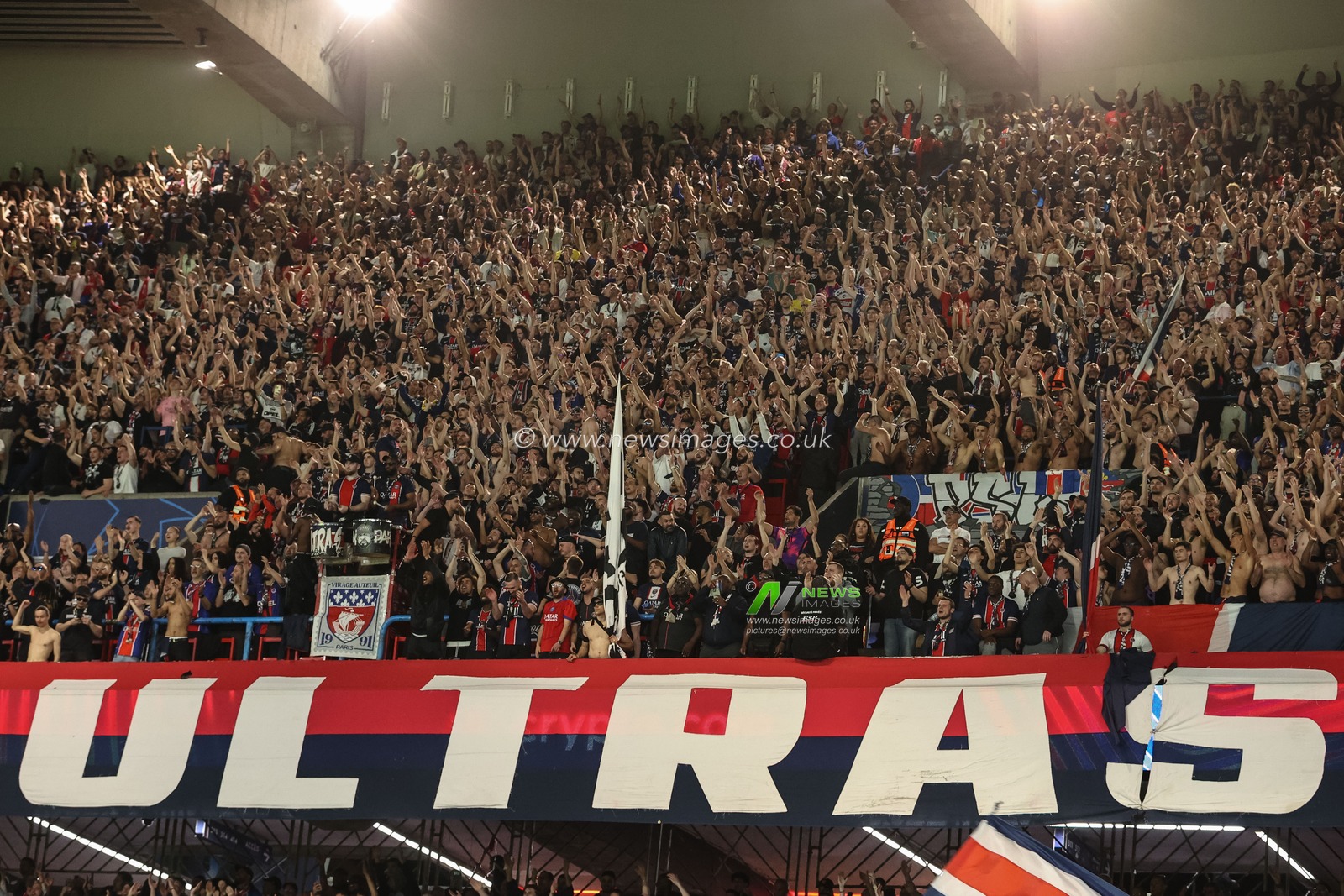 The Collectif Ultras Paris fans sing and dance as the lead 2-0 during the UEFA Champions League Quarter Finals first leg match Paris Saint-Germain vs Liverpool at Parc des Princes, Paris, France on 08 April 2026

(Photo by Alfie Cosgrove/News Images)