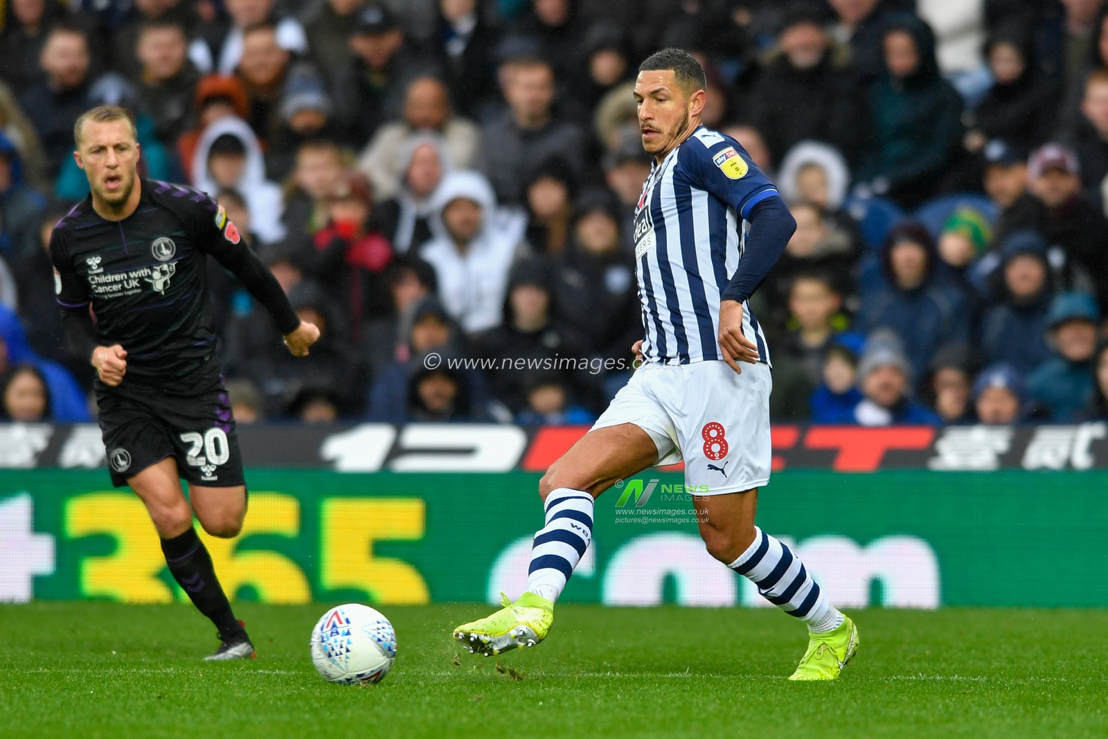 26th October 2019, The Hawthorns, West Bromwich, England; Sky Bet Championship, West Bromwich Albion v Charlton Athletic : Jake Livermore (8) of West Bromwich Albion passes the ball

Credit: Simon Whitehead/News Images