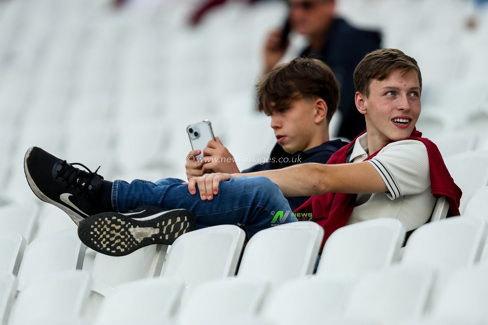 Fans arrive at London Stadium prior to during the Premier League match West Ham United vs Chelsea at London Stadium, London, United Kingdom, 22nd August 2025

(Photo by Izzy Poles/News Images)