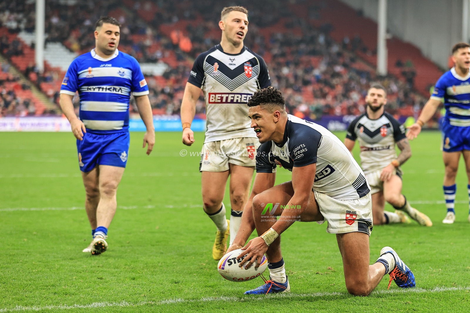 Andy Ackers of England goes over for a try during the Rugby League World Cup 2021 match England vs Greece at Bramall Lane, Sheffield, United Kingdom, 29th October 2022

(Photo by Mark Cosgrove/News Images)
