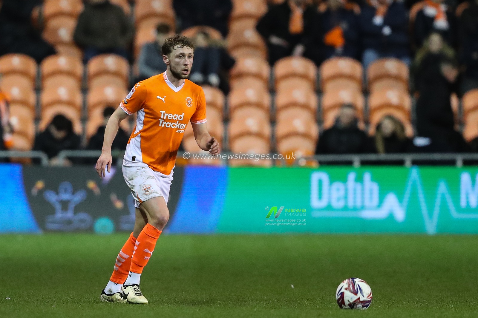 Matthew Pennington of Blackpool in action during the Sky Bet League 1 match Blackpool vs Peterborough United at Bloomfield Road, Blackpool, United Kingdom, 4th March 2025

(Photo by Gareth Evans/News Images)