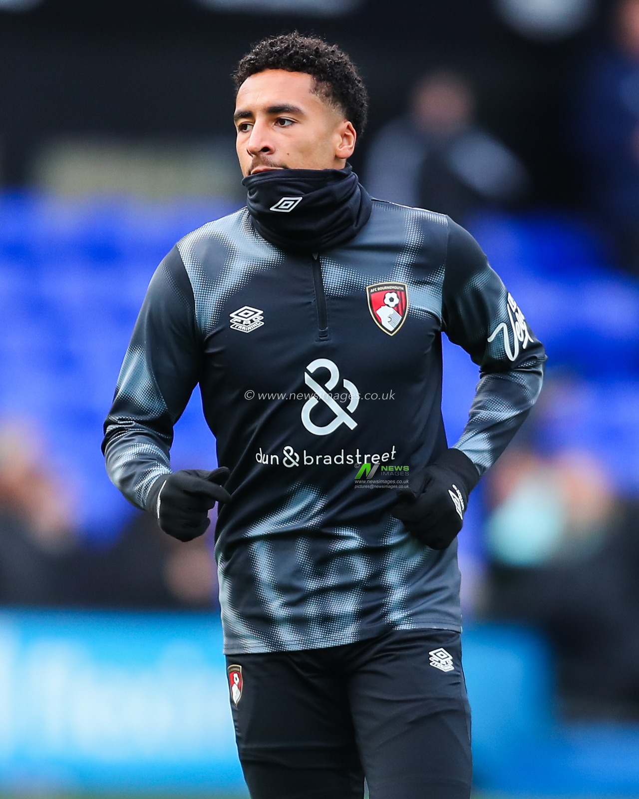 James Hill of AFC Bournemouth warms up prior to the Premier League match Ipswich Town vs Bournemouth at Portman Road, Ipswich, United Kingdom, 8th December 2024

(Photo by Izzy Poles/News Images)