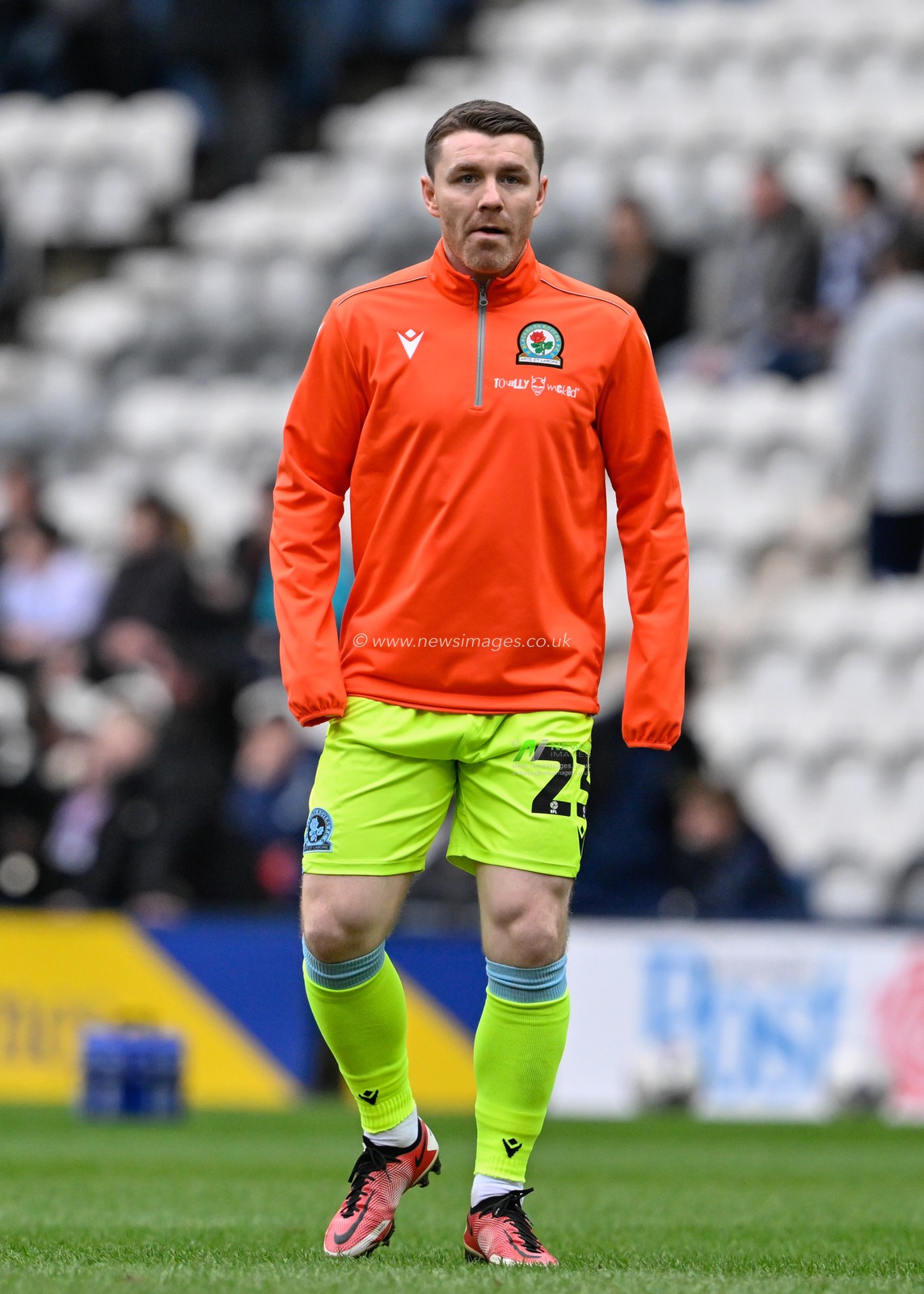 John Fleck of Blackburn Rovers warms up ahead of the match, during the Sky Bet Championship match Preston North End vs Blackburn Rovers at Deepdale, Preston, United Kingdom, 17th February 2024

(Photo by Cody Froggatt/News Images)
