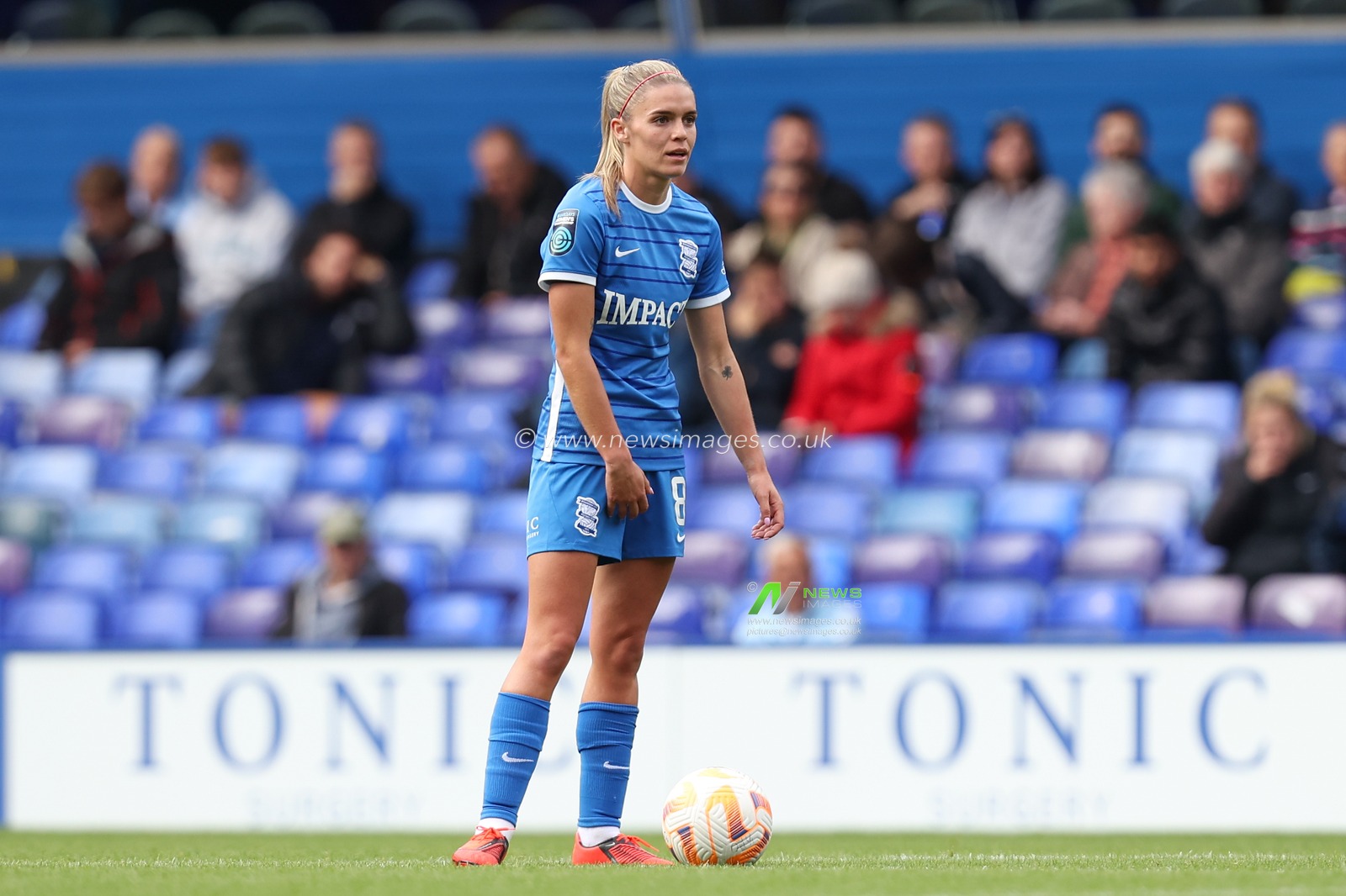 Jamie Finn #8 of Birmingham City during the The Fa Women's Super League match Birmingham City Women vs Coventry United Women at St Andrews, Birmingham, United Kingdom, 25th September 2022

(Photo by Simon Bissett/News Images)