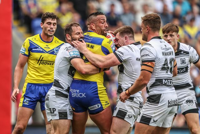 , Paul Vaughan is tackled during the Betfred Super League round 16 match Warrington Wolves vs Hull FC at Halliwell Jones Stadium, Warrington, United Kingdom, 28th June 2025

(Photo by Alfie Cosgrove/News Images)