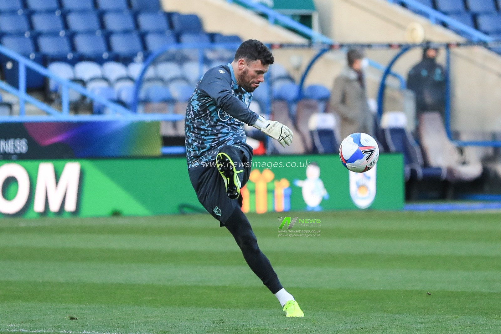 Ben Foster #1 of Watford during the pre-game warmup