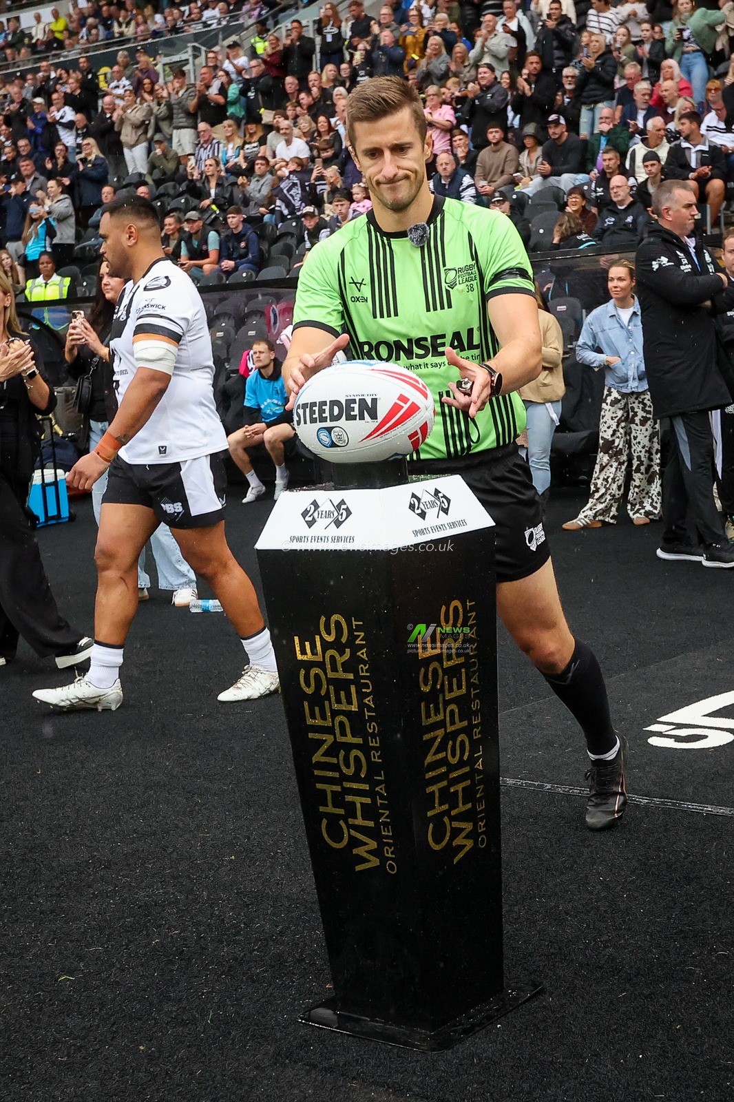 Referee Josh Pemberton during the Betfred Super League round 25 match Hull FC vs Warrington Wolves at MKM Stadium, Hull, United Kingdom on 29 August 2026

(Photo by Alfie Cosgrove/News Images)