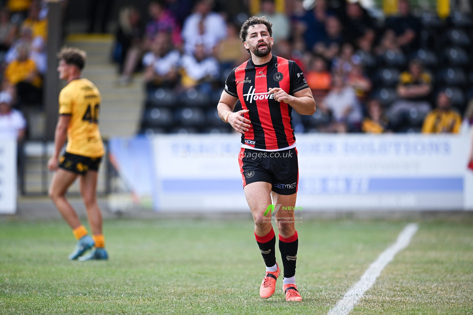 Toby King of Warrington Wolves scores a try during the Betfred Super League round 21 match Castleford Tigers vs Warrington Wolves at OneBore Stadium, Castleford, Untied Kingdom on 01 August 2026

(Photo by Ben Roberts/News Images)
