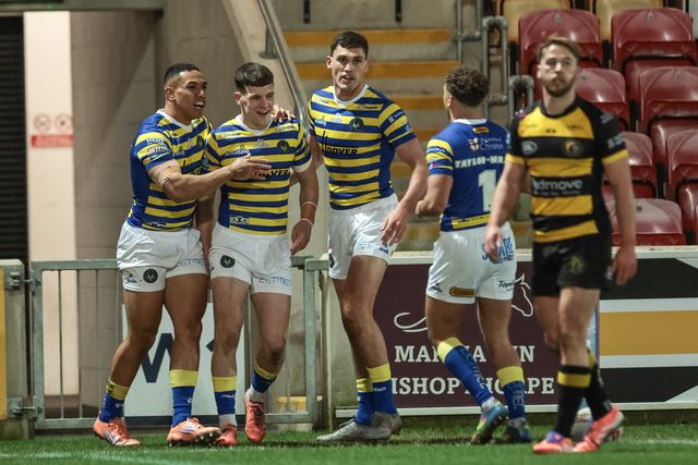 Josh Thewlis of Warrington Wolves celebrates his try during the Betfred Super League Round 4 match York Knights vs Warrington Wolves at LNER Community Stadium, York, United Kingdom on 06 March 2026

(Photo by Mark Cosgrove/News Images)