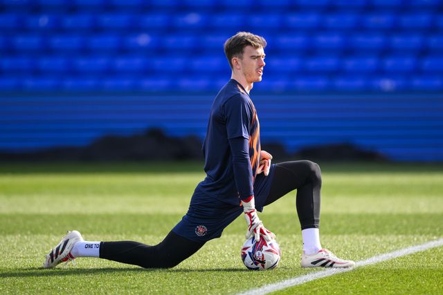 Harry Tyrer of Blackpool stretches during the pre-game warmup ahead of the Sky Bet League 1 match Stockport County vs Blackpool at Edgeley Park Stadium, Stockport, United Kingdom, 1st March 2025

(Photo by Craig Thomas/News Images)