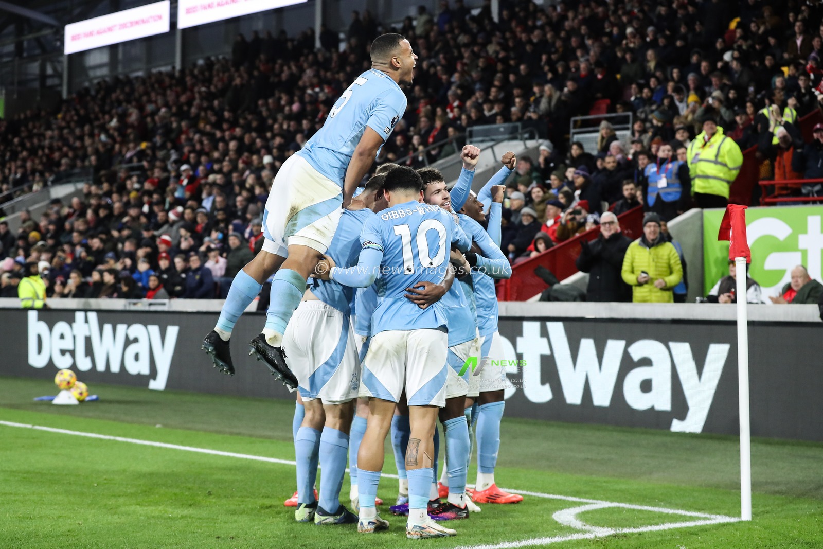 Anthony Elanga of Nottingham Forest celebrates his goal to make it 0-2 during the Premier League match Brentford vs Nottingham Forest at The Gtech Community Stadium, London, United Kingdom, 21st December 2024

(Photo by Gareth Evans/News Images)