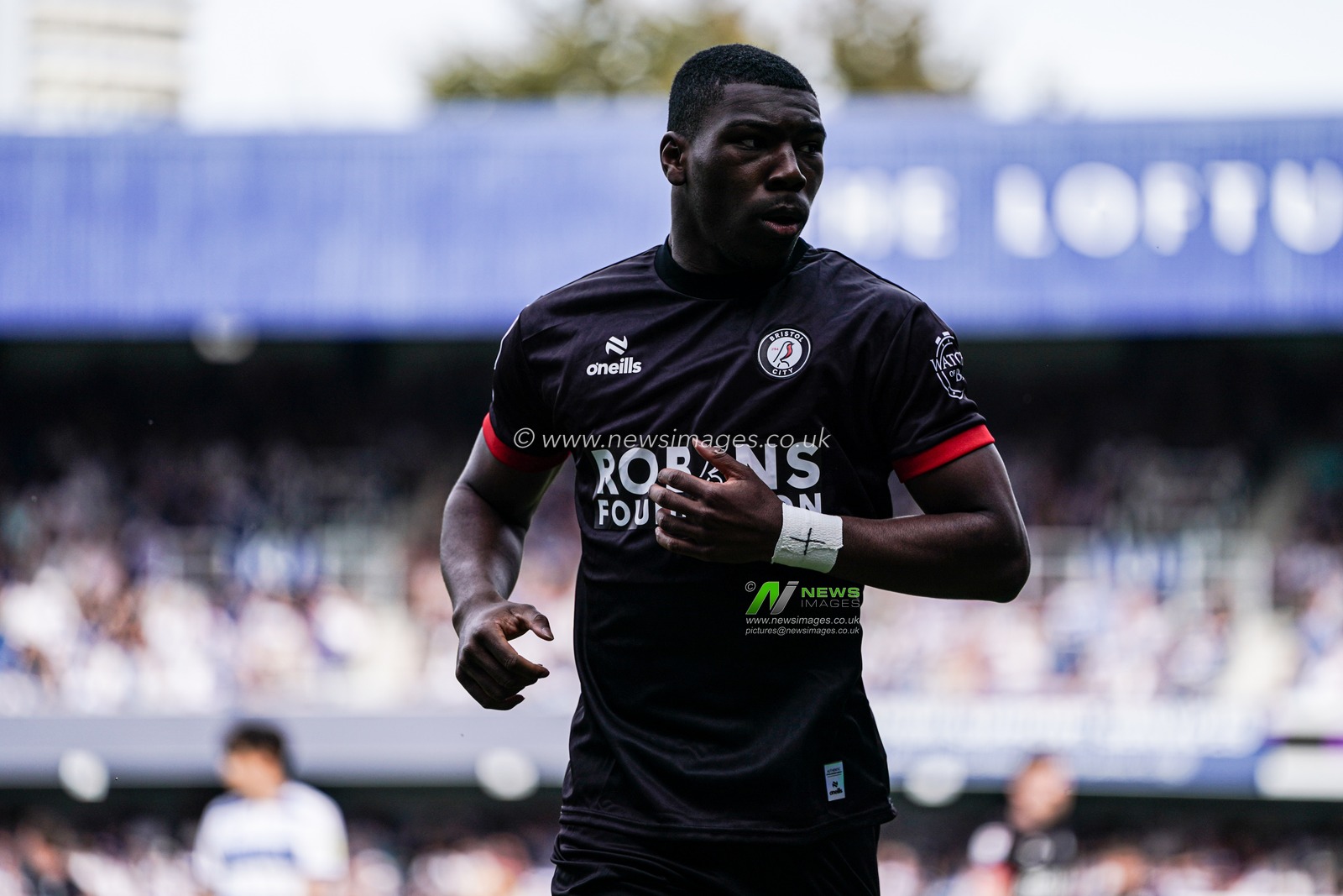 Sinclair Armstrong of Bristol City during the Sky Bet Championship match Queens Park Rangers vs Bristol City at Kiyan Prince Foundation Stadium, London, United Kingdom, 12th April 2025

(Photo by Harvey Murphy/News Images)