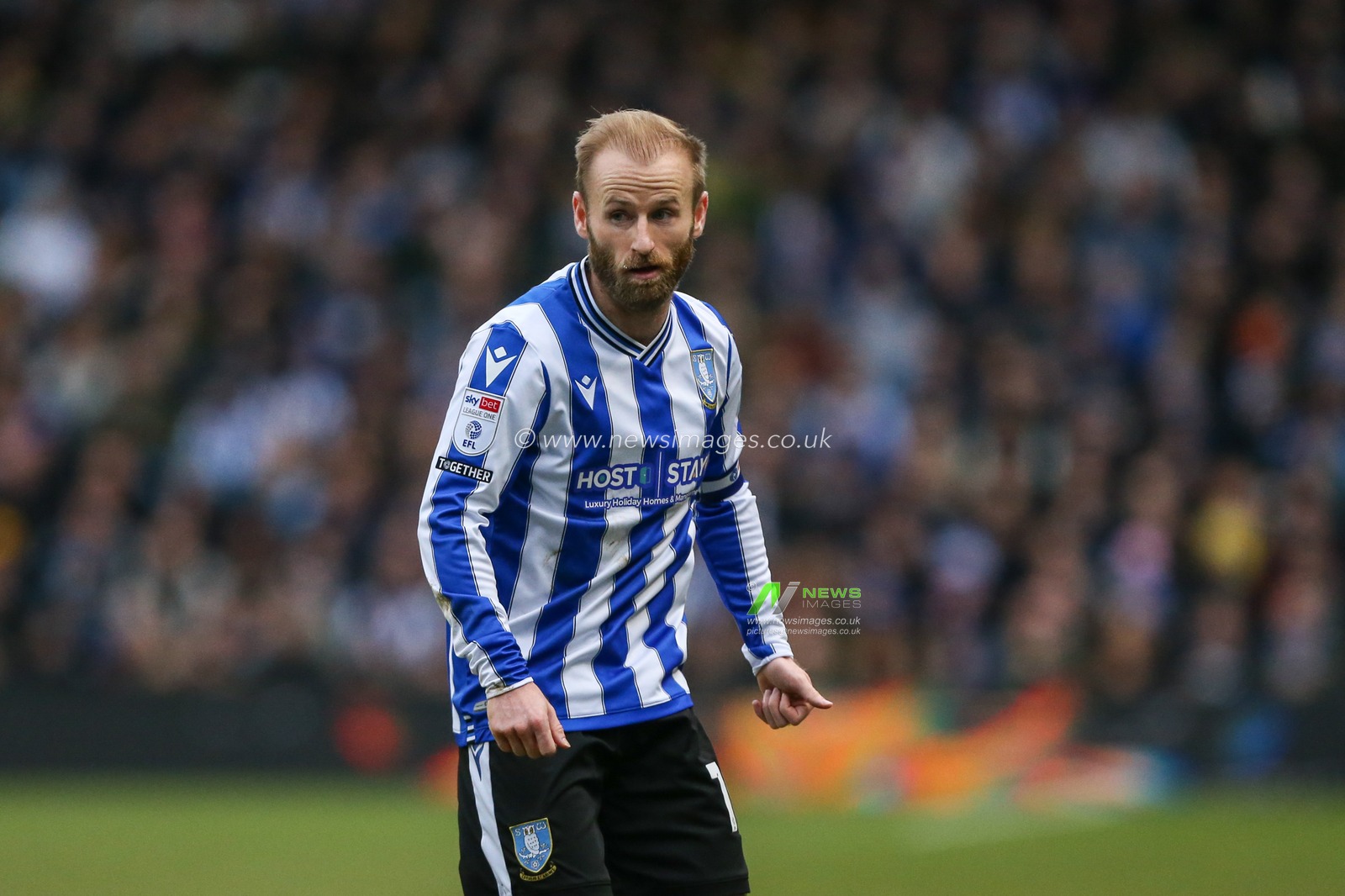 Barry Bannan #10 of Sheffield Wednesday during the Sky Bet League 1 match Sheffield Wednesday vs Plymouth Argyle at Hillsborough, Sheffield, United Kingdom, 4th February 2023

(Photo by Arron Gent/News Images)