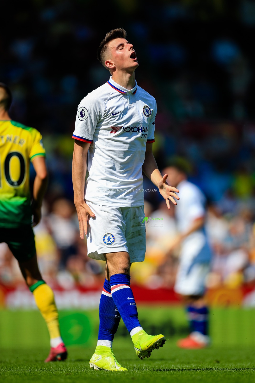 24th August 2019, Carrow Road, Norwich, England ; Premier League Football, Norwich City vs Chelsea  : Mason Mount (19) of Chelsea reacts to a missed opportunity


Credit: Georgie Kerr/News Images


Premier League/EFL Football images are subject to DataCo Licence