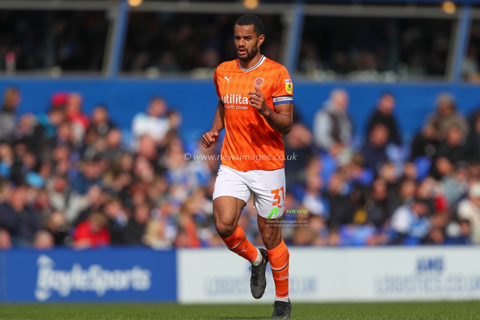 Curtis Nelson #31 of Blackpool during the Sky Bet Championship match Birmingham City vs Blackpool at St Andrews, Birmingham, United Kingdom, 22nd April 2023

(Photo by Gareth Evans/News Images)