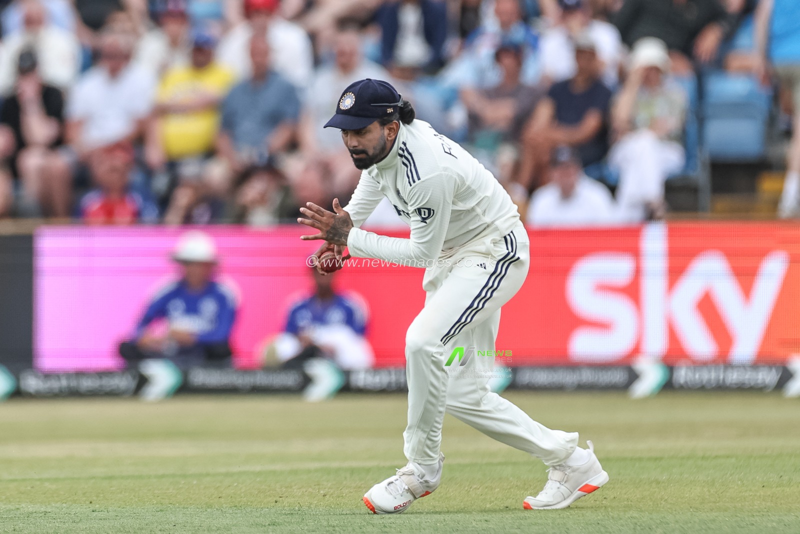 KL Rahul of India fields the ball during the 1st Rothesay Test Match, Day 3 England vs India at Headingley Cricket Ground, Leeds, United Kingdom, 22nd June 2025

(Photo by Mark Cosgrove/News Images)